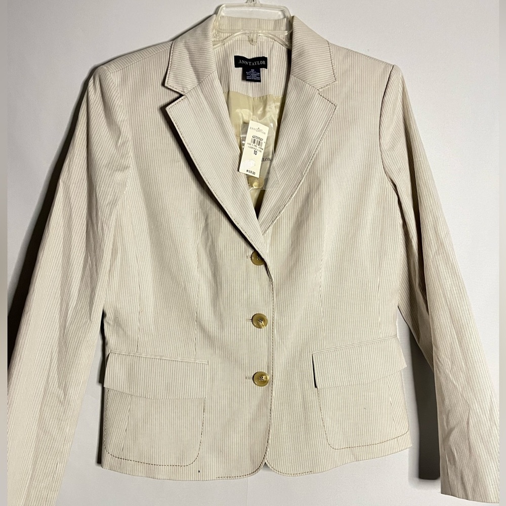 Ann Taylor cream/khaki pinstriped Blazer size 10 New With Tags